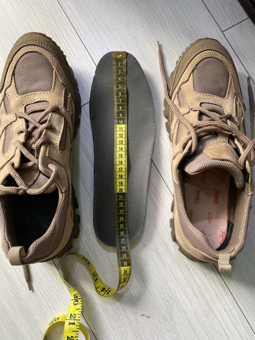 Кроссовки Undolini р. 42