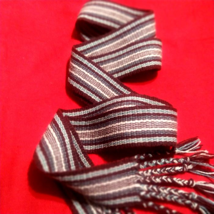 З овечої вовни ткані крайки.