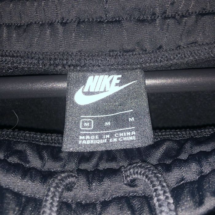 Spodnie Nike rozm. M, grubszy materiał, nowe