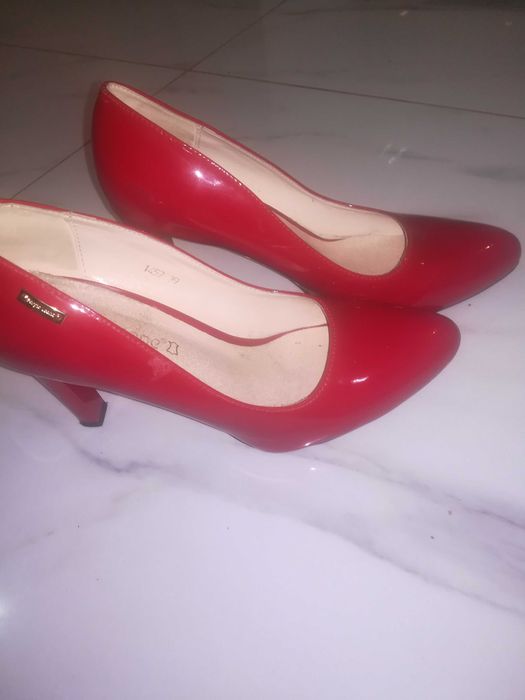 Szpilki czerwone rozmiar 39