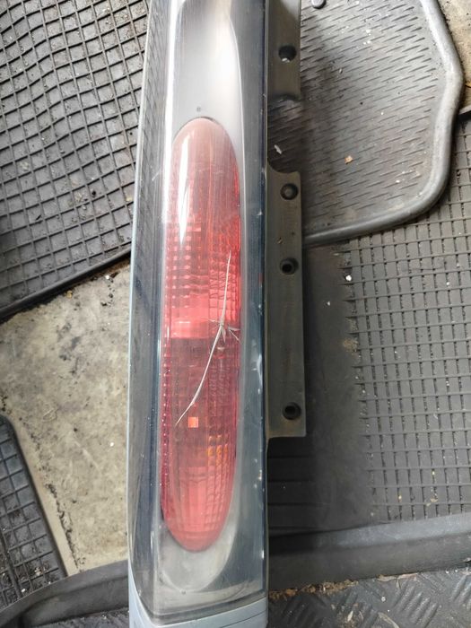 Lampa tylna lewa renault trafic opel vivaro primastar