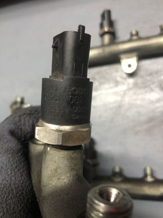 Топливна Паливна рампа , рейка Рено Трафік Меган Опель Віваро 1.9 DCI