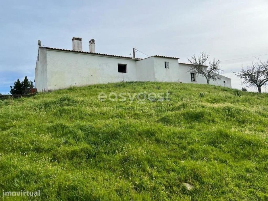 Monte Alentejano localizado na freguesia de S. Martinho das Amoreiras