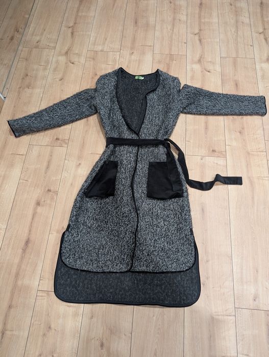 Легке довге пальто