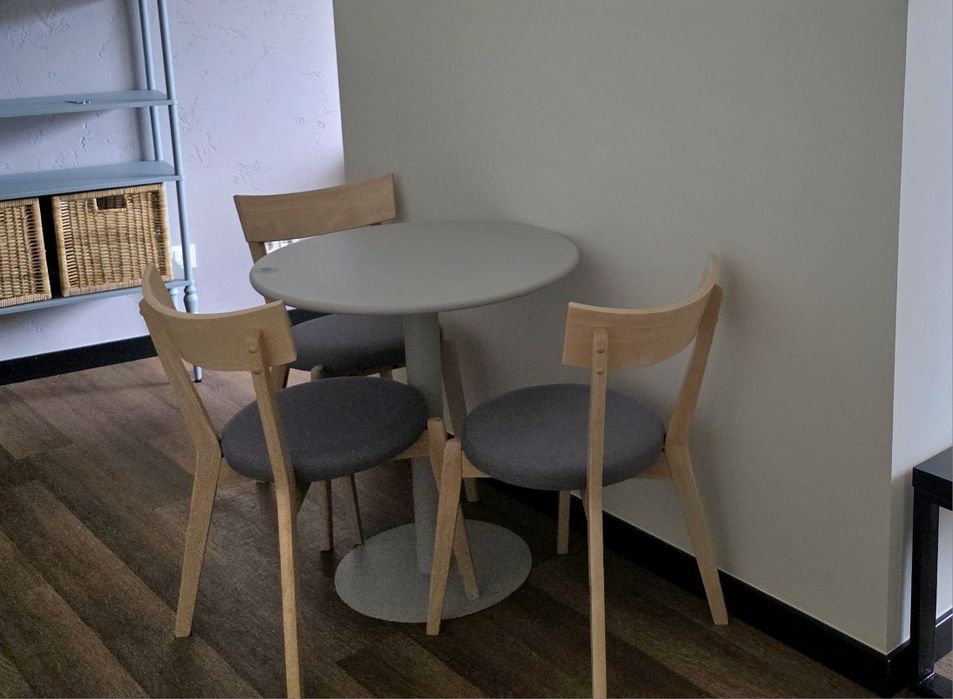 Krzesła Sklum drewniane jak NOWE