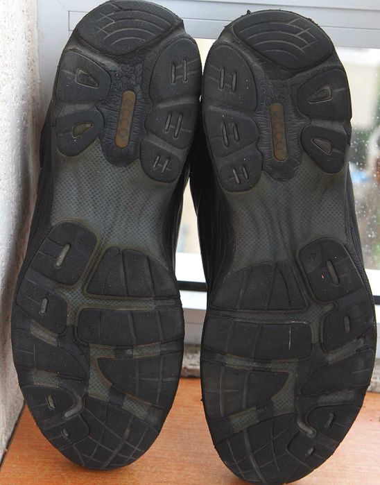 Кросовки ECCO Gore-Tex 46р. устілка 30 см. Гарний стан.