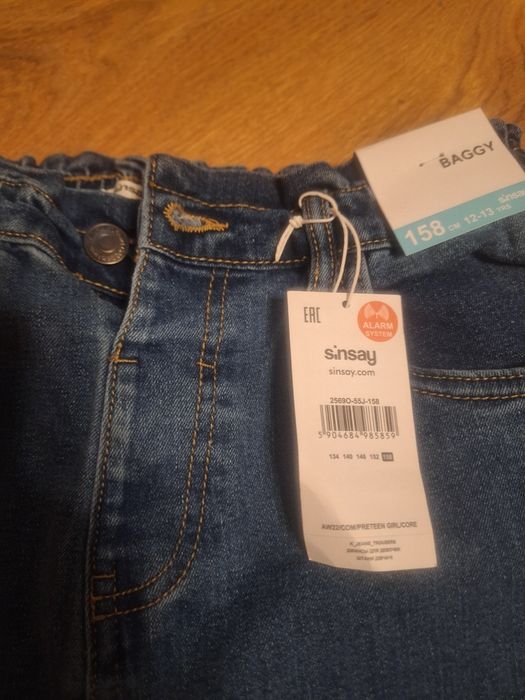 Jeansy  dziewczęce nowe 158