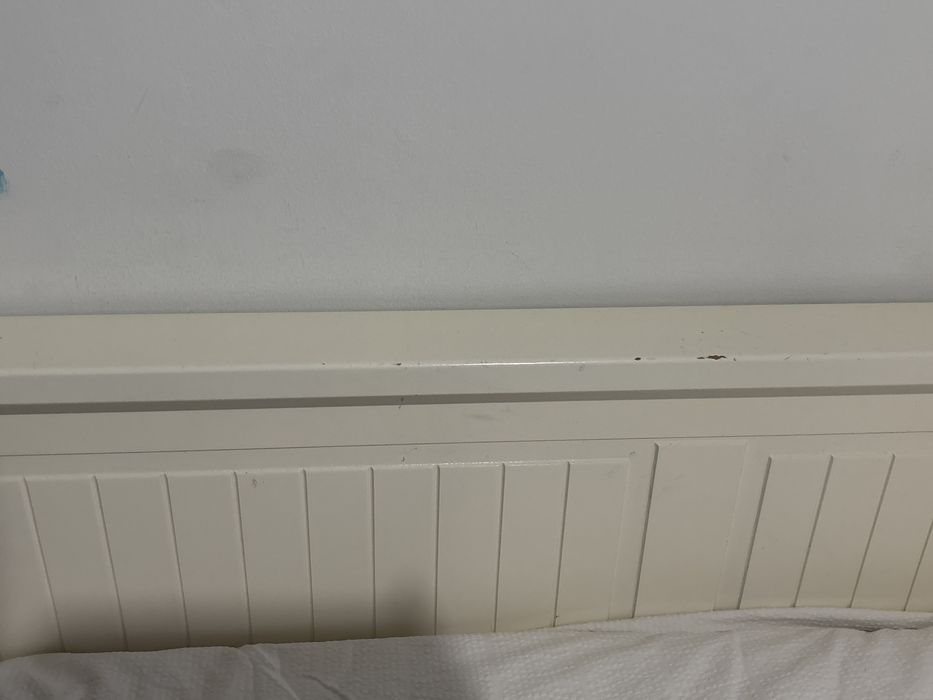 Cama dupla com arrumação – branca