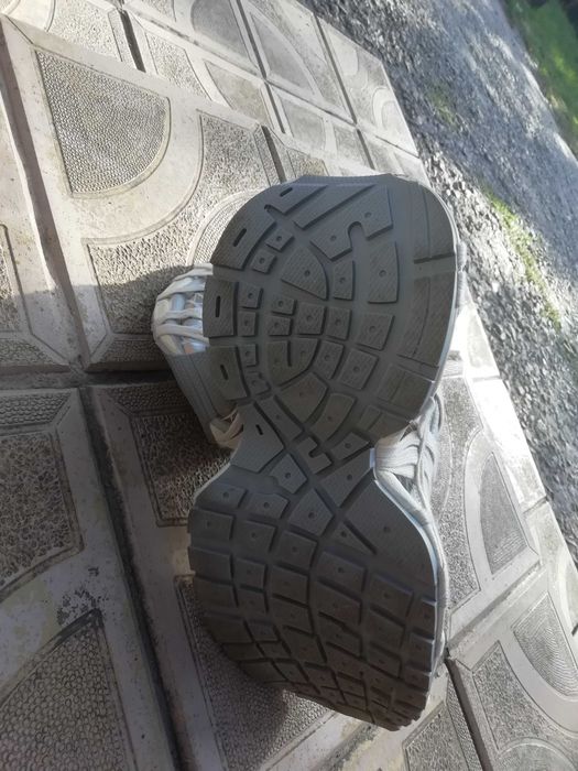 Кросовки балансеаги