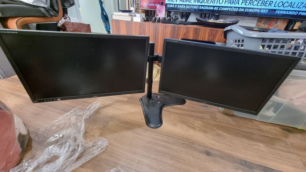 SALDO - 2ecran de computador com suporte incluido