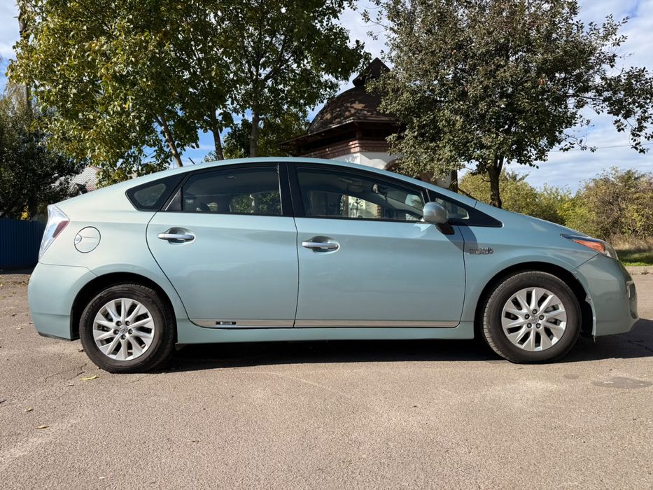 Toyota Prius Plug-in 2015