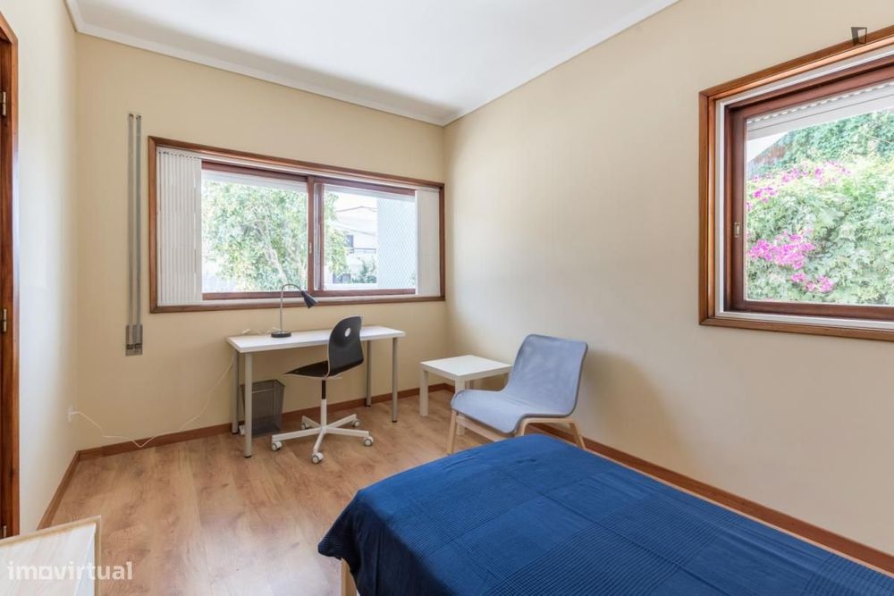 Quarto - localizado em São Mamede de Infesta Porto