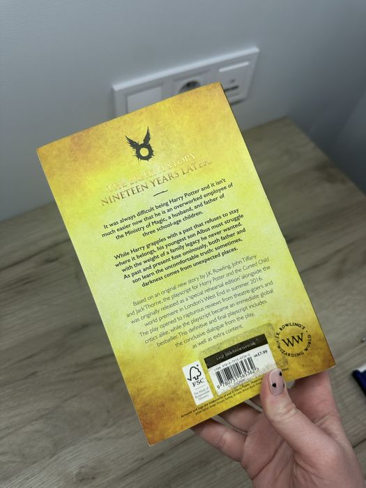 Книга Harry Potter and the Cursed Child