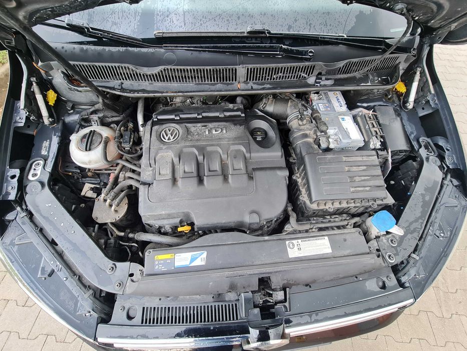 VW TOURAN FULL LED kamera hak panorama 2.0 150km automat