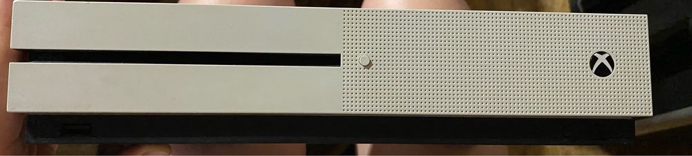 Konsola  Microsoft Xbox One S (model 1681)
