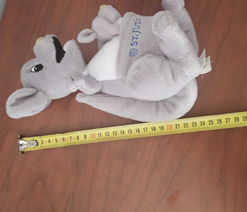 Boneco peluche canguru com bebé