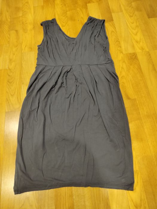 Paka ubrań ciążowych.