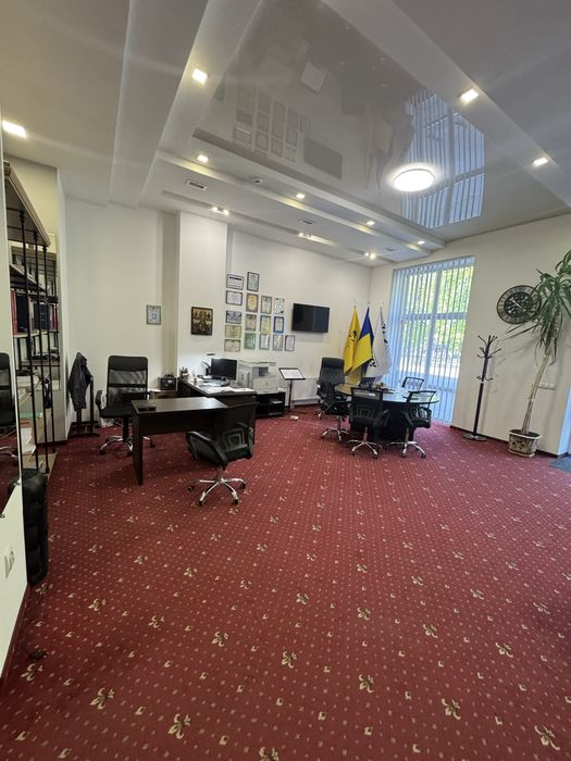 Довгострокова оренда приміщення біля вокзалу