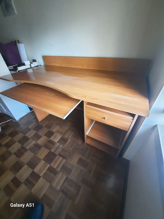 SAPATEIRA É OFERTA. Moveis de excelente qualidade. Para DESOCUPAR