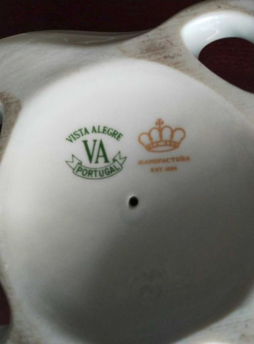 Bomboneira Vista Alegre em porcelana fina pintada à mão