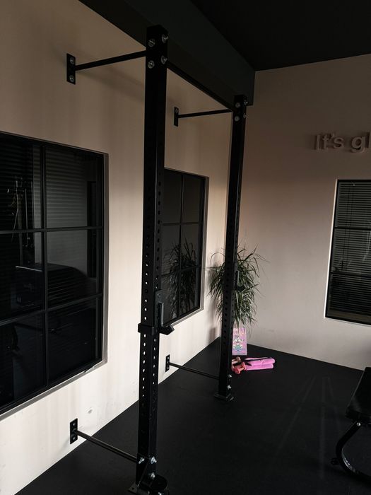 Wall RACK na Siłownię ( stojak pod sztangę)