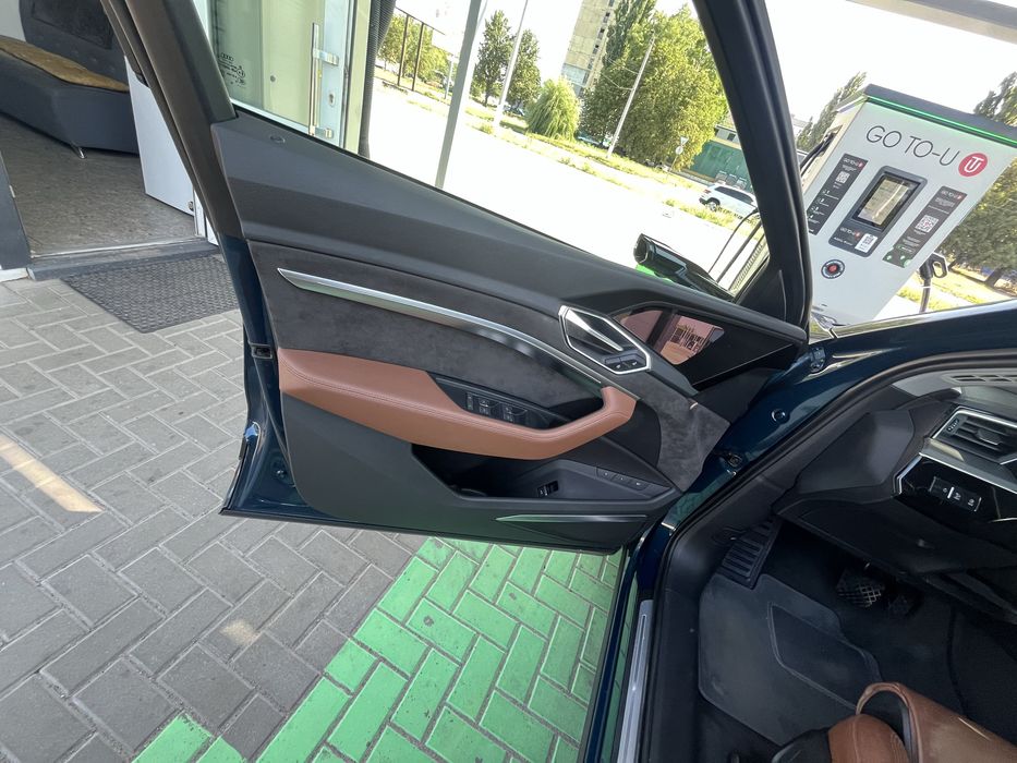 Audi E-tron 95KwH