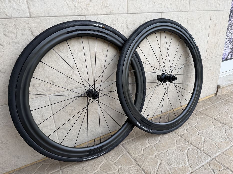 Bicicleta de estrada - rodas em carbono disco