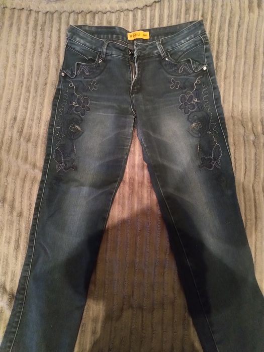 Продам джинсы с рисунком