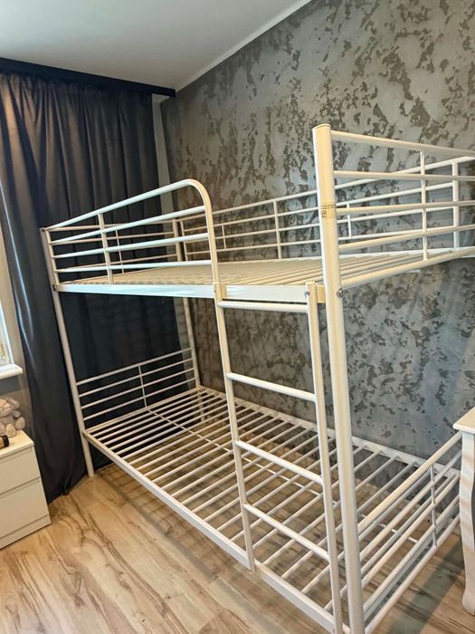 Łużko piętrowe biale metalowe jak nowe mało używane
