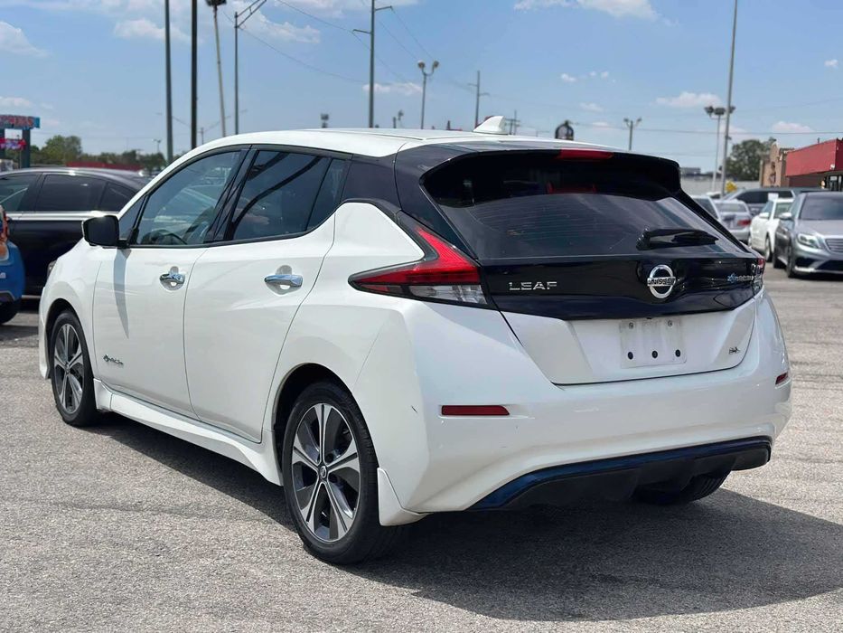 Nissan LEAF SL      2018