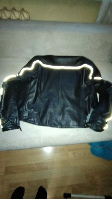 Kurtka motocyklowa skórzana.