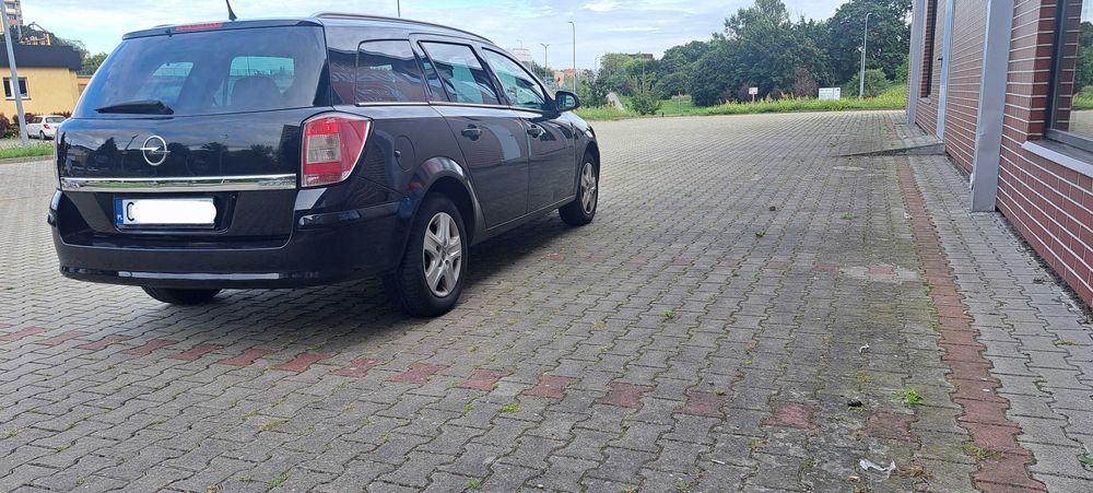 Opel Astra 2010 rok 1.4 Gaz Model po liftingu