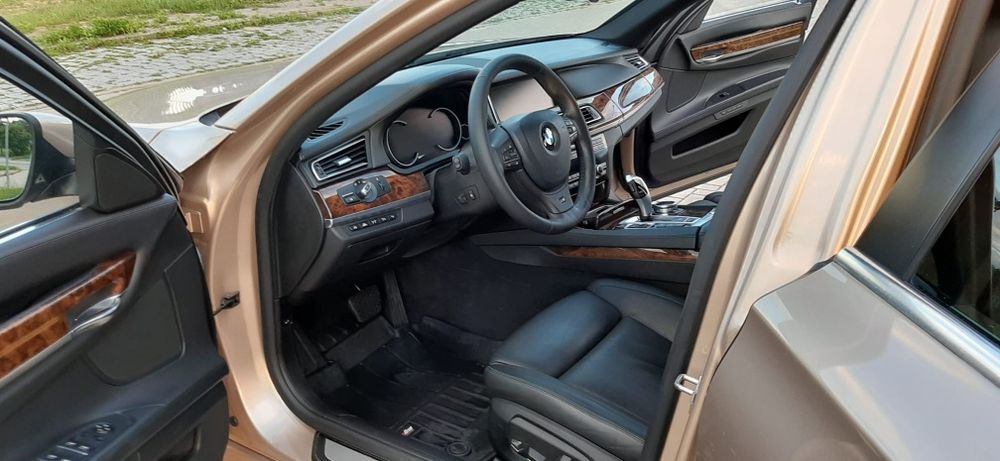 BMW 750D xDrive 2014r.