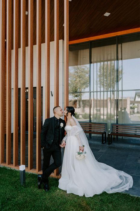 Весільна сукня