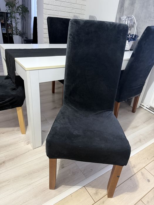 Sprzedam 12 krzeseł z pokrowcami