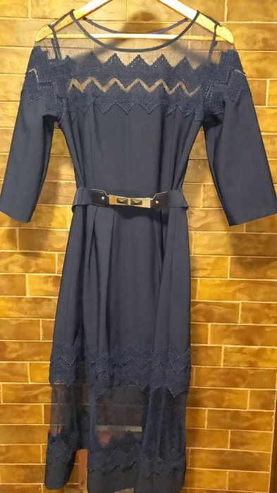 Жіноча сукня на випускний вечір