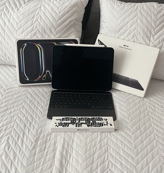 Pack iPad Pro 11" M4 (256GB) + Magic Keyboard (Como Novo) + Pencil Pro – Com Garantia