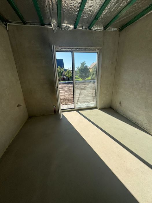 Продам будинок з гаражем на два авто  в селі Боратин