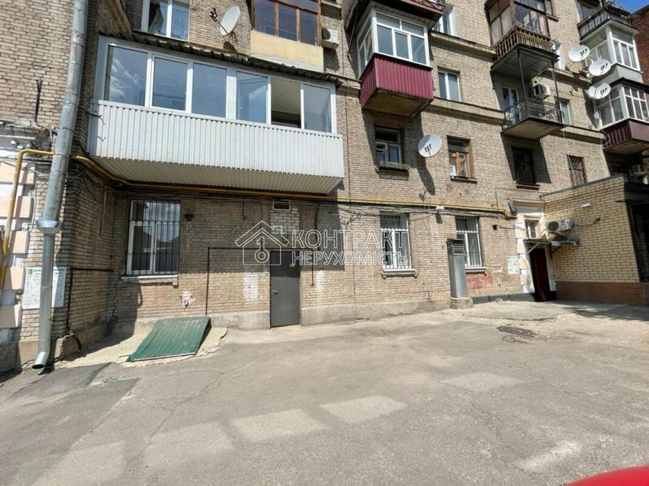 Сдам в аренду помещение н/ф 223м2 центр красная линия пл. Конституции