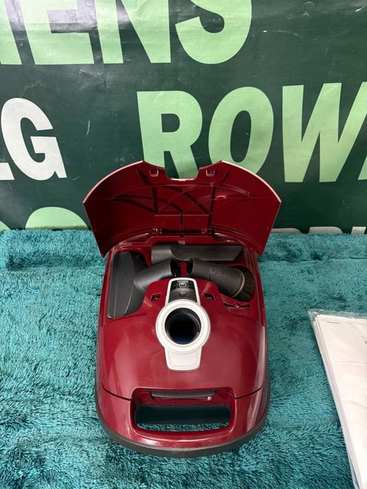 Пилосос Miele Complete C3