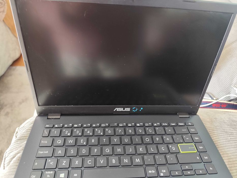 Laptop445597876696524802