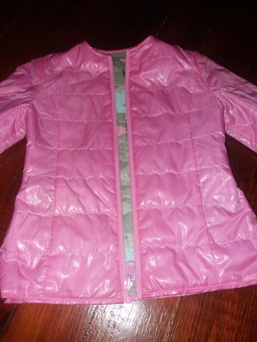 Яскрава вітрівка