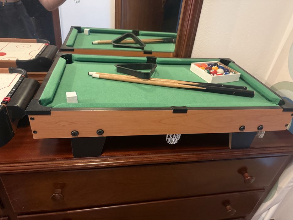 Jogo de mini sinuca e mini air hockey