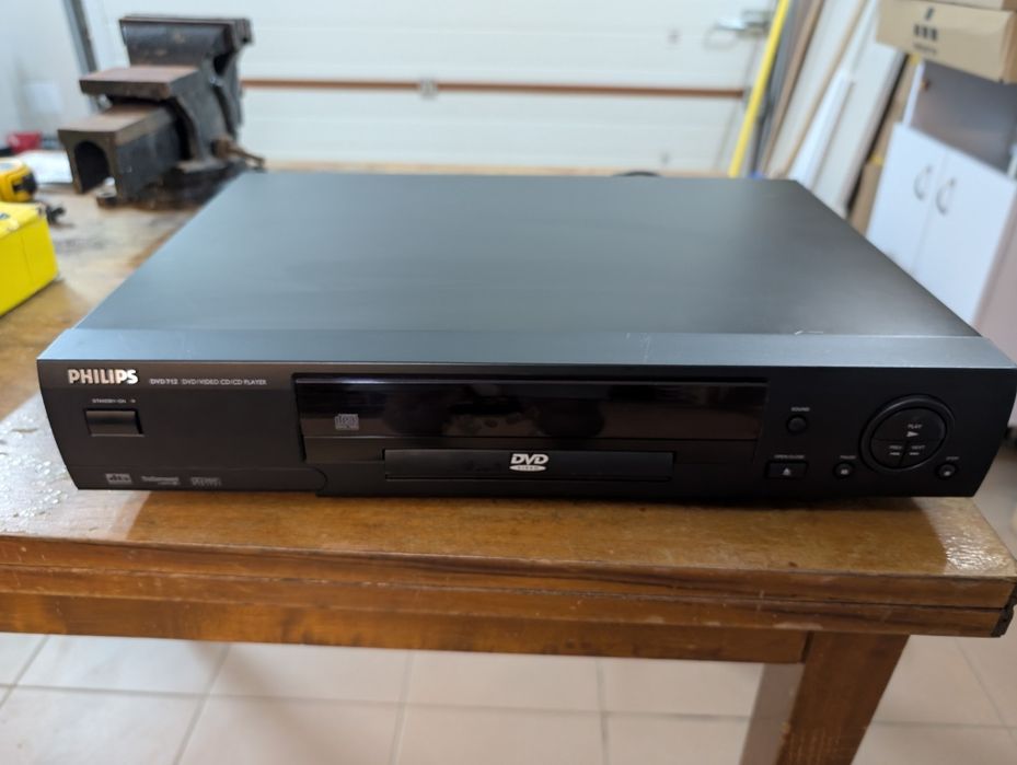 Odtwarzacz Philips DVD 712