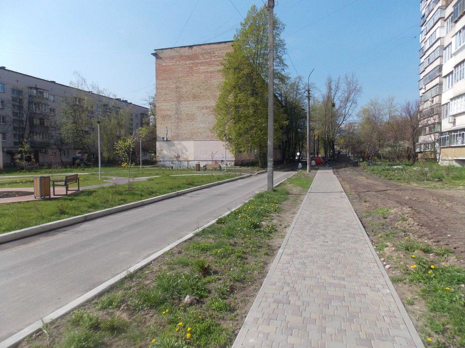 Продам 1-к. квартиру (гостинка) центр Броварів, Незалежності