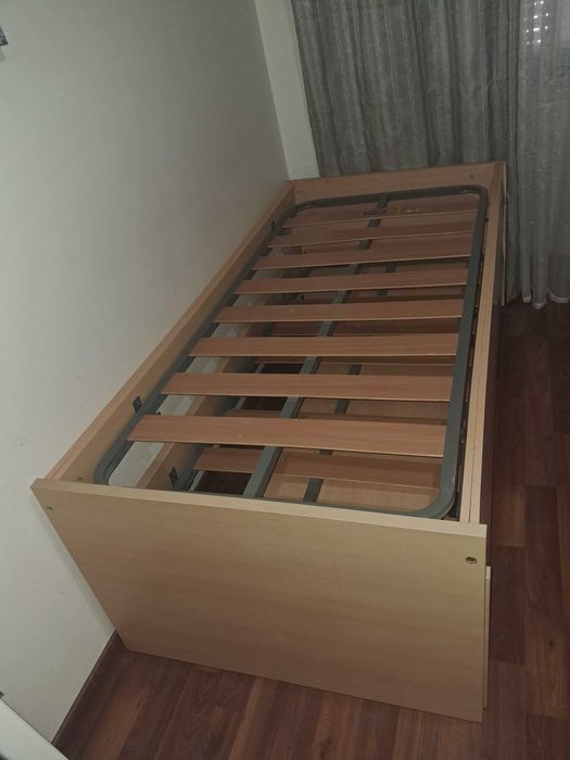 Cama dupla com gavetas