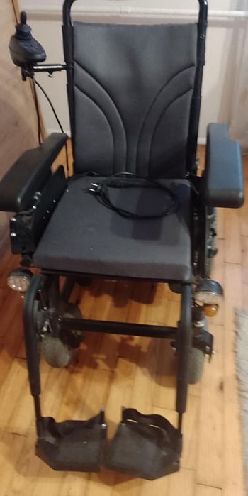 Wózek inwalidzki elektryczny