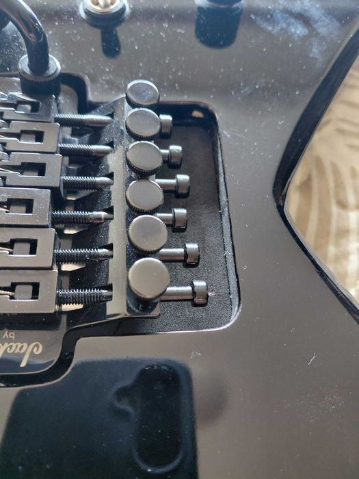 Jackson JS32 King V Gloss Black