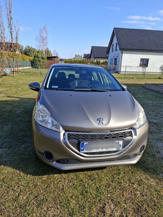 Peugeot 208; 1,4 Diesel, rok 2013