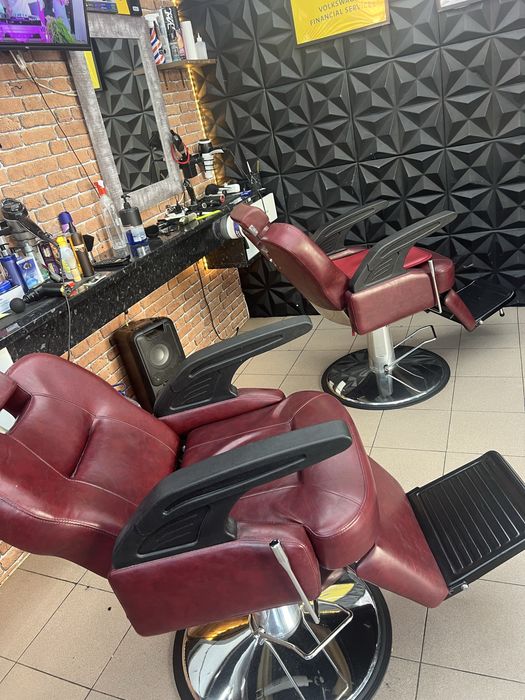 3 cadeiras  de barbeiro nova execelente